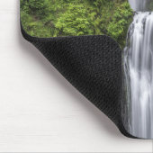 Brücke über Wasserfall Atemberaubender Landschaftl Mousepad (Ecke)