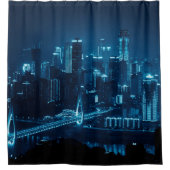 Brücke und städtische Architektur in der Nacht in  Duschvorhang (Vorderseite)