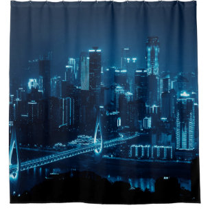 Brücke und städtische Architektur in der Nacht in Duschvorhang