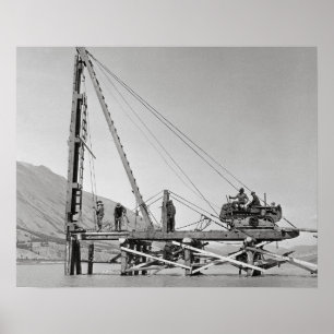 Brückenbauer in Alaska, 1942. Altes Foto Poster