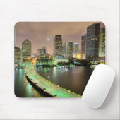 Brückenführungen über Wasserstraße nach im Mousepad (Mit Mouse)