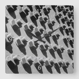 Brückenknoten und -bolzen quadratische wanduhr