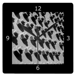 Brückenknoten und -bolzen quadratische wanduhr