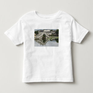 Brückenreflexion, Hong Cun Dorf, Yi Kleinkind T-shirt