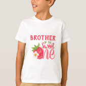 Bruder der süßen Erdbeere 1. Geburtstag T-Shirt (Vorderseite)