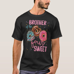 Bruder des süßen viertel Donut vor dem Party T-Shirt