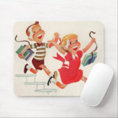 Bruder und Schwester auf dem Weg zur Schule Mousepad (Mit Mouse)