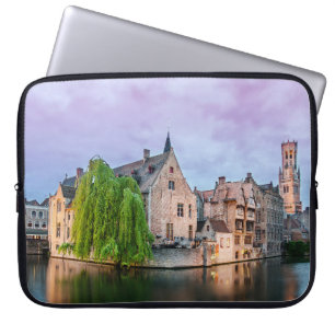 Brügge Altstadt und Belfischer Turm Laptopschutzhülle