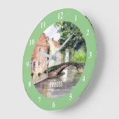 Brügge Wasserfarbenmalerei von Farida Greenfield Große Wanduhr (Winkel)
