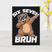 Bruh 67 Lustiger Groundhog 6-7 Meme Schlafanzug Ju Karte (Gelbe Blume)