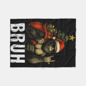 Bruh Bigfoot Christmas Funny Christmas Tree Xmas S Fleecedecke (Vorderseite (Horizontal))