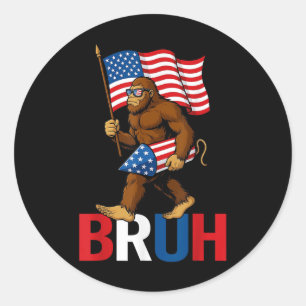 Bruh Bigfoot Fireworks American Flag Patriotic 4. Runder Aufkleber