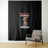 Bruh Es ist Weihnachten Giraffe Funny Dabbing Long Wandteppich (Beispiel)
