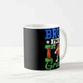 Bruh Im 1. Klasse Basketball zurück zum Schuljunge Kaffeetasse (VorderseiteRechts)