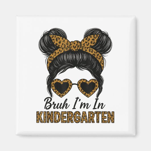 Bruh Im Kindergarten, Messy Bun Leopard Magnet (Vorne)