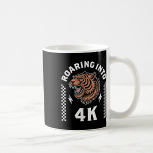 Brüllend in 4k Brüllender Tiger Zurück zur Schule  Kaffeetasse