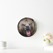 Brüllender Grizzlybär Runde Wanduhr (Zuhause)