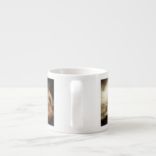 Brüllenlöwin gegen stürmischen Himmel Espressotasse (Rückseite)