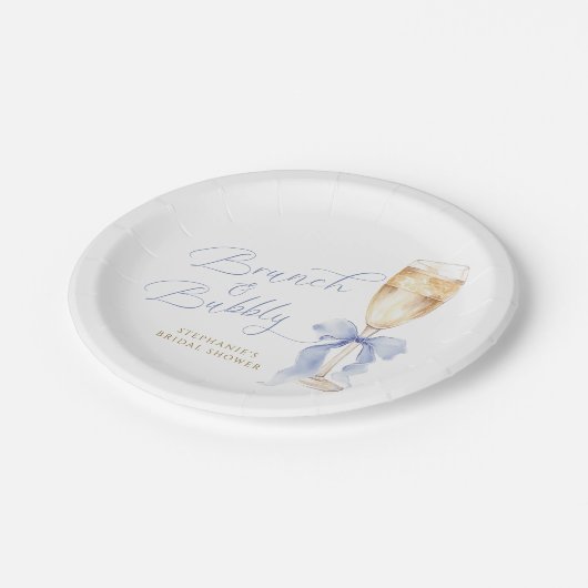Brunch & Bubbly Blue Bow Bridal Shower Pappteller (Schrägansicht)