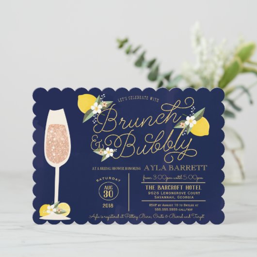 Brunch & Bubbly Lemon Gold Navy Blue Brautparty Einladung (Stehend Vorderseite)