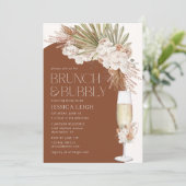 Brunch & Bubbly mit Bohemischen Floral- und Feathe Einladung (Stehend Vorderseite)