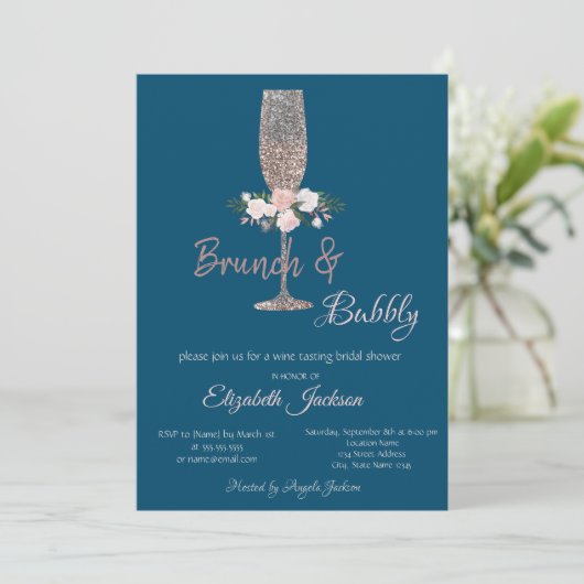 Brunch & Bubbly Rose Gold Brautparty Einladung (Stehend Vorderseite)
