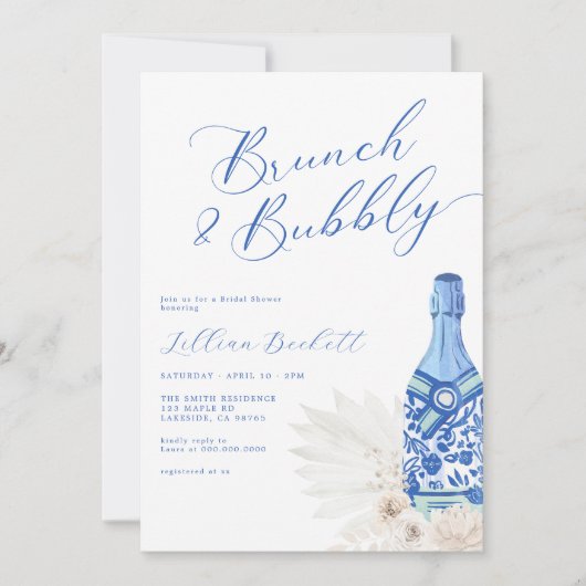 Brunch und Bubbly Blue Script-Brautparty Einladung (Vorderseite)