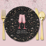 Brunch und Bubbly Brautparty Black Pappteller<br><div class="desc">Zwei rosa Glasflöten auf schwarzem Hintergrund mit rosa und goldfarbenen Konfetti,  diese Teller sind perfekt für ein Brautparty Brunch und Blubbly Thema. PASSENDE Artikel in unserer Sammlung.</div>