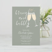 Brunch und Bubbly QR-Code Sage Grünes Brautbad Einladung (Stehend Vorderseite)