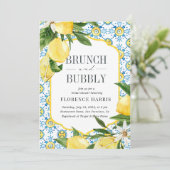 Brunch und Bubbly Yellow Lemon Brautparty Einladung (Stehend Vorderseite)