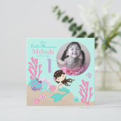 Brünette Meerjungfrau-erster Geburtstag Einladung (Stehend Vorderseite)
