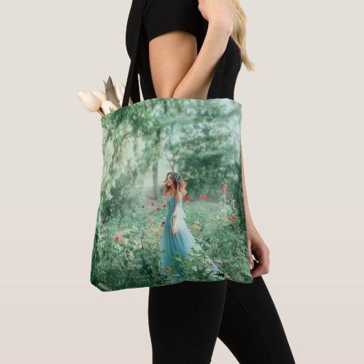 Brünette Prinzessin: Fairy Forest Watercolor Tasche (Von Nahem)