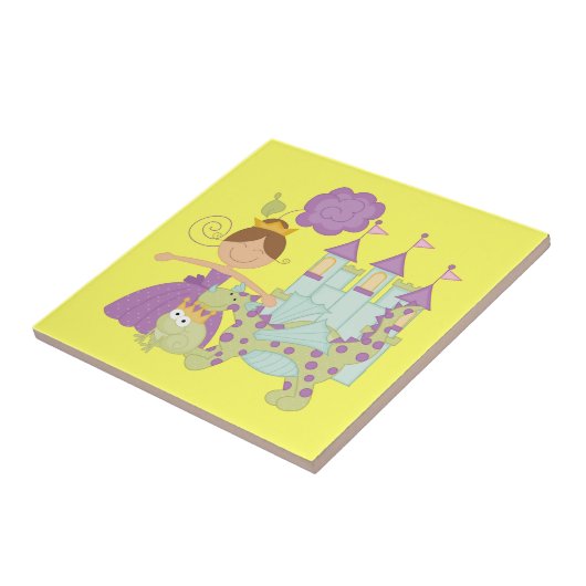 Brünette Prinzessin Fliese (Seite)