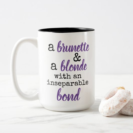 brünette und untrennbare Anleihe Zweifarbige Tasse (Mit Donut)