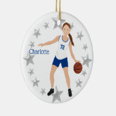 Brünetter Girl-Basketball-Spieler weiß und blau Keramik Ornament (Rechts)