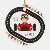 Brünetter Junge Kind Racing Red Car & Flags Namens Keramik Ornament (Vorne)