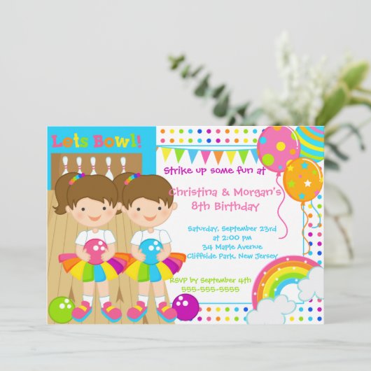 Brünettes Einladung (Stehend Vorderseite)