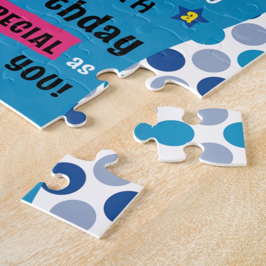 Brünettes Geburtstagskind Puzzle (Seite)