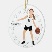 Brünettes schwarz-weißes Basketballmädchen Keramik Ornament (Links)