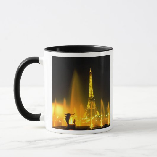 Brunnen am weltberühmten Eiffelturm Paris Tasse (Links)