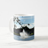 Brunnen auf der Tasse des Sees (Vorderseite Links)