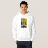 Brunnen durch einen Baum im Herbst, Deutschland Hoodie (Vorne ganz)