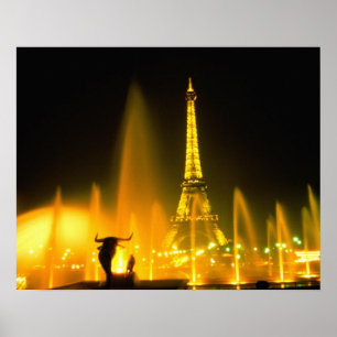 Brunnen im weltberühmten Eiffelturm von Paris Poster