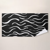 Brush grunge pattern. White and black.abstract,art Badehandtuch (Badehandtuch)