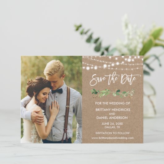 Brush Script Eucalyptus Lights Kraft Foto Save The Date (Stehend Vorderseite)