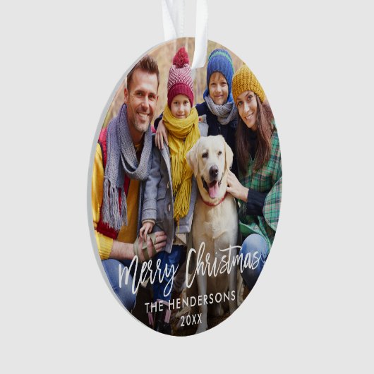 Brush Script Frohe Weihnachts-Foto Red Back Ornament (Vorderseite)