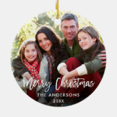Brush Script Frohe Weihnachtsfamilie Foto RW Keramik Ornament (Hinten)