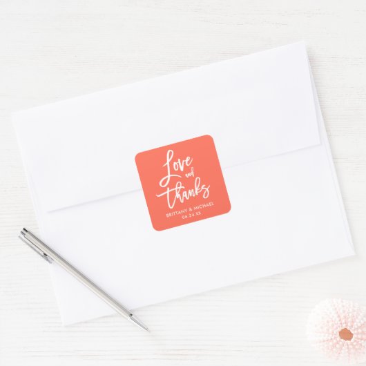 Brush Script-Liebe dank Coral-Umschlag Aufkleber (Umschlag)