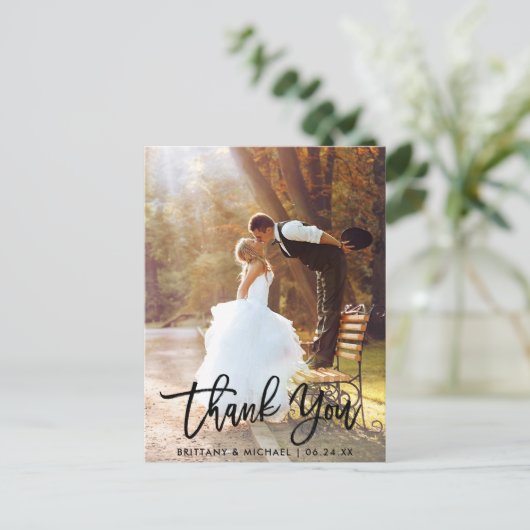 Brush Script Modern Wedding Foto Vielen Dank Postkarte (Stehend Vorderseite)