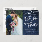 Brush Script Rustic Blue Wood Liebe Dank Hochzeit Postkarte (Vorne/Hinten)